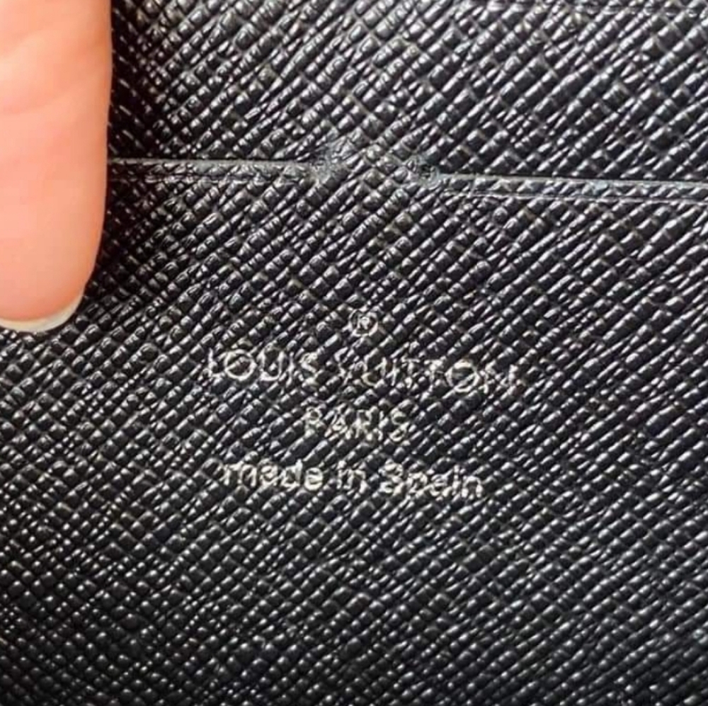 Authentic Louis Vuitton Epi Leather Zippy Zip Around Wallet - Picture 9 of 11